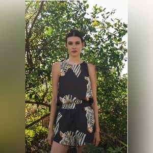 Las Surenas Zebra print top size small